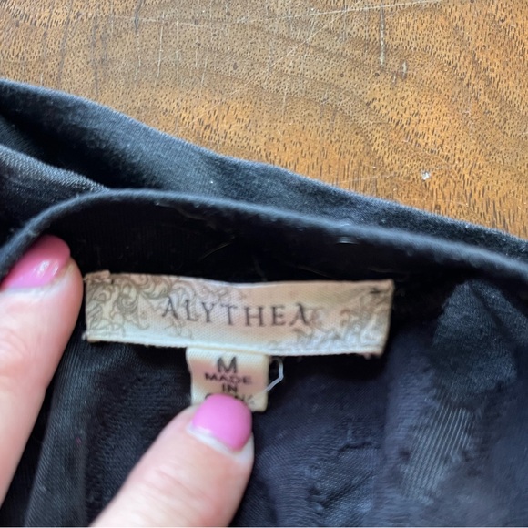 PATTERNED PEEKABOO LONG SLEEVED SHIRT - Picture 6 of 6